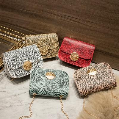 China 2021 New Multifunctional Stone Pattern Women's Shoulder Bag Gold Lock Cross - Body Small Square Bag for sale