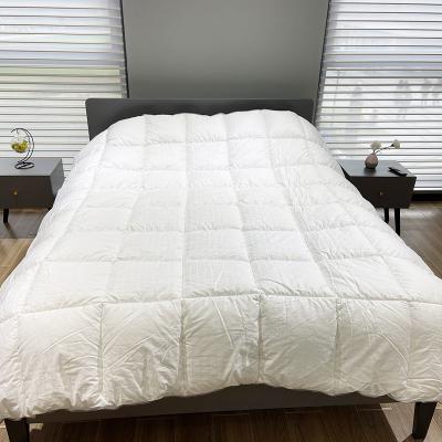 China Home Microfiber Jacquard 300T Cotton Quilt Indoor Warming White Color Comforter for sale