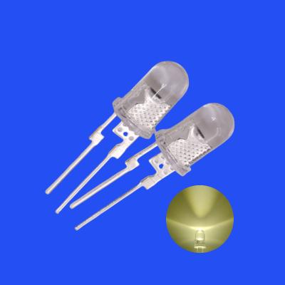 Cina 0.5W 5mm Colore bianco caldo 3000-3500K Lenti chiare Testa rotonda Pini corti con dissipatore di calore Per lampade indicatore in vendita