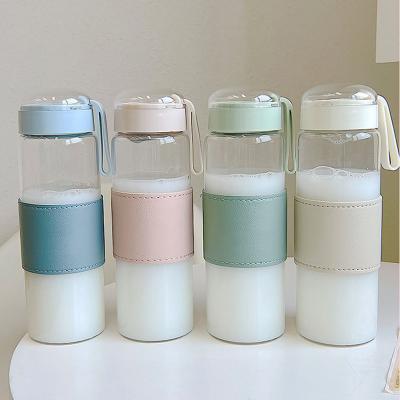 China Sustainable Customized Transparent Drinking Bottle Silicone Sleeve Insulated Glass Water Bottle for sale