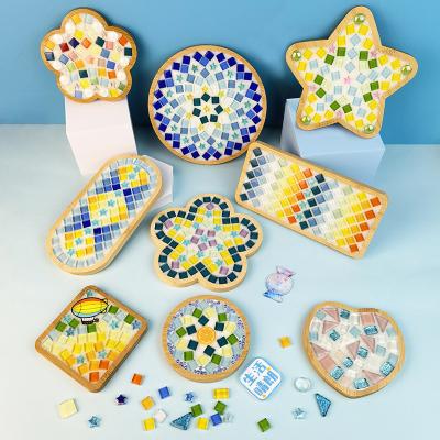 China Home Decoration Best Selling Mixed Colored Glass Mosaic Tiles Mosaic Kit With Wooden Coaster DIY Crafts Package Material Supplies for sale