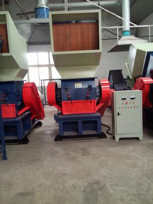 China Commercial Waste Plastic Crusher Machine Single Shaft Design 150-200 Kg/H Capacity for sale