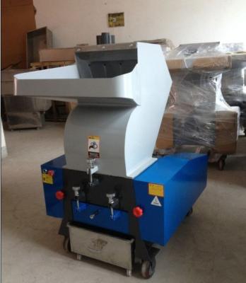 China 7500w Pet Bottle Crushing Machine , Pvc Grinder Machine Easy Cleaning for sale