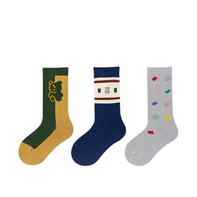 China 2022 New Fashionable Bear Boneless Children's Medium Tube INS Cartoon Cartoon Breathable Socks For Boys And Girls In Autumn And Winter 2 for sale