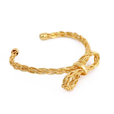 China Wholesale Fashion Cute Design Gold Silver Iron Women Simple Metal Arc Twist Bracelet for sale