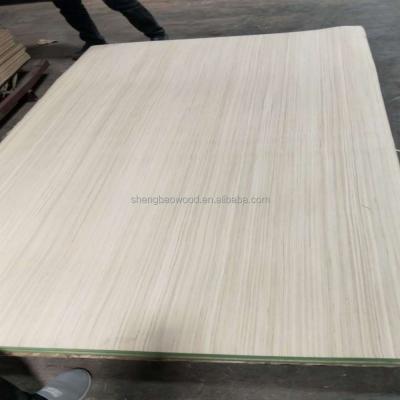 China Traditional Reconditioned White Poplar Veneer Face Veneer for sale