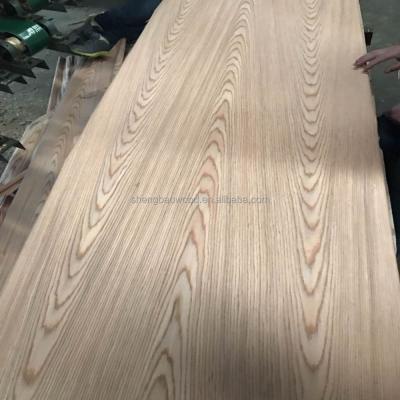 China Modern All Kinds Engineered Wood Veneer 640mm * 2500mm Size Slice Veneer for sale