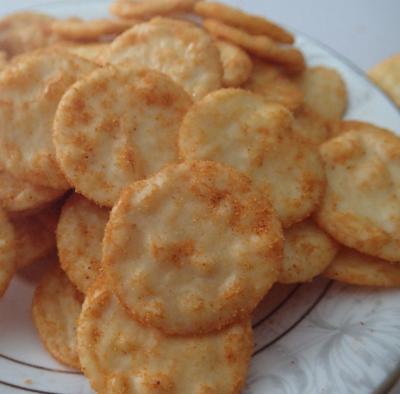 Chine Biscuits de riz de Jasmine Rice Natural Sweet Asian de biscuits de riz de Senbei de céréale à vendre