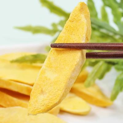 China Healthy Freeze - Dried Mango Chips  5mm Thickness Long Shelf Life Retains Fresh Flavor Te koop