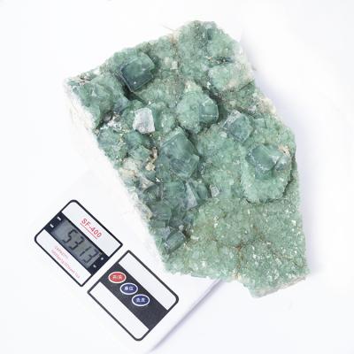 China Natural Green Fluorite Mineral Rough Crystal Stone Specimen From China for sale