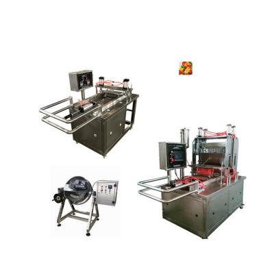 Cina Alta produttività 50 kg/h Pectin Bear Gummy Machine Depositor Jelly Gummy Candy Making Machine 3kw in vendita