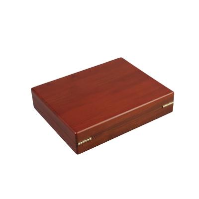 China Gift Shop Wholesale Humidor Storage Vintage Wooden Boxes Handmade Solid Wooden Humidor for sale