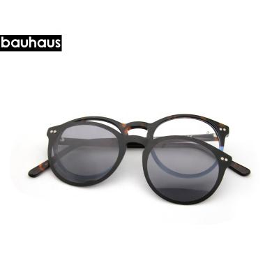 China PE5583C Handsome Polarized Sunglasses Cut Out Optical Frame for sale