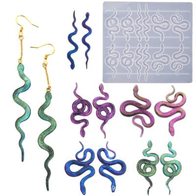 China Viable Creative Shiny Snake Resin Silicone Mold 0188 DIY Crystal Epoxy Snake Earrings Keychain for sale