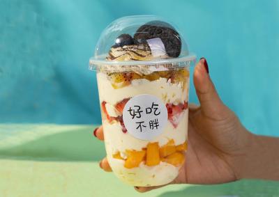 China 500ml 16oz Sundae U Shaped Disposable PET Cup Ice Cream Cake Yogurt Pop With Lid for sale