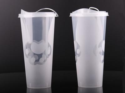 Cina tazze eliminabili trasparenti Cat Paw Cups Frosted pp dei semi di plastica dell'iniezione di 700ml in vendita