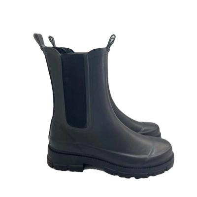 China 2021 New Lightweight Mid-tube Boot Women's Thick Bottom Chelsea Short Boots Women for sale