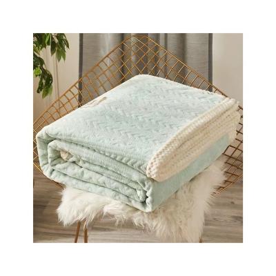 China New Factory Design Anti-Static Home Decor Summer Blankets Cheap Flannel Custom Knit Blanket for sale