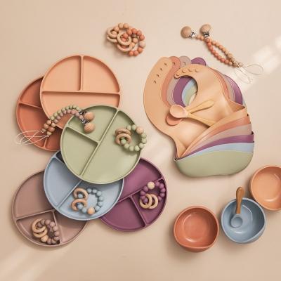 China 100% Eco-friendly/Hot Selling Customized Non-toxi Baby Dish Sets Bib Silicone Bowl And Feeding Dish Waterproof Silicone Baby Feeding Set for sale