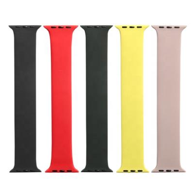 China Soft And Skin-friendly Pure Color Apple Watch Band Silicone Series 5 Sport Buckle Rubber Apple Watch Strap Series for sale