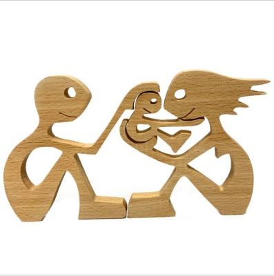 China Art Decor Creative Wooden Ornaments For Lovers Heart Shaped Wooden Ornaments For Loved Families Wooden Crafts for sale