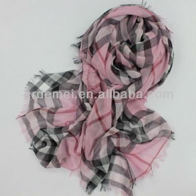 China Lady Decoration / Gift / Plaid Warm Nursing Scarf Custom Polyester for sale