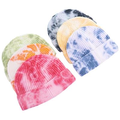 China COMMON Unisex Cool Women Men Winter Acrylic Stretch Knit Sports Bowler Hat Gradient Tie Dye Hat Skullies Warm Short Windproof Beanies for sale