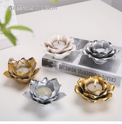 China Wholesale home cheap handmade ceramic gold decoration tea rose fashionable lotus lotus candlestick for home decor for sale