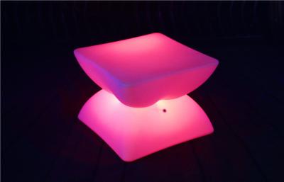 Chine Table basse portative de la forme d'entonnoir LED avec des Tableaux de barre du changement de Multi-Couleurs/LED à vendre