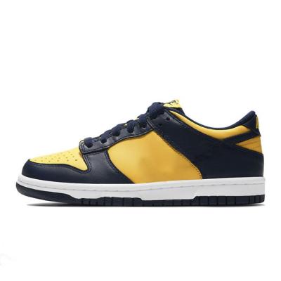 China New Fashion Light Factory Low Price Stylish Sport Trainers Men's Casual Shoes for sale