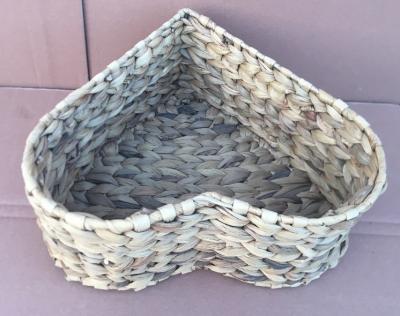 China Hot sale eco-friendly waterhyacinth handmade woven water hyacinth cabinet straw storage basket hamper for sale