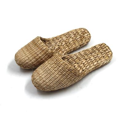 China Fashion Unisex Home Women's and Men's Straw Slippers Style Flat Sandals Flip-flops Slippers Handmade New Couple for sale