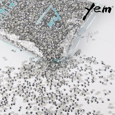 China Environmental Inspection YEM 4mm Round Silver UV Flat Back Glue On Silver Rhinestones Hotfix Glue On Resin Rhinestones For DIY Craft for sale