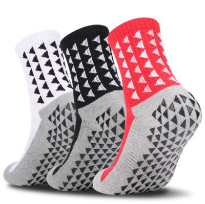 China Breathable Design Men's Soccer Knocks Non-slip Towel Dispensing Bottom Socks For Team Sports Adult Outdoor Socks for sale