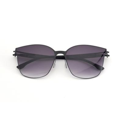 China 2022 New Fashion Sunglasses Simple And Stylish Premium Frame Toned Vintage Sunglasses for sale