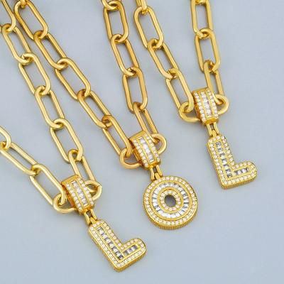 China A-Z FASHIONABLE Dropshipping Hiphop 26 Letters Gold Paperclip Chain Pendant Necklaces, Fashion Jewelry Custom Letters Name Pendant Necklace for sale