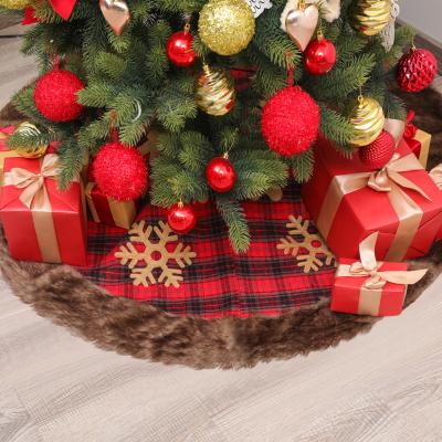 China Christmas Tree Decoration New Design Buffalo Plaid Christmas Tree Skirt With Luxury Plush Faux Fur Edge for sale