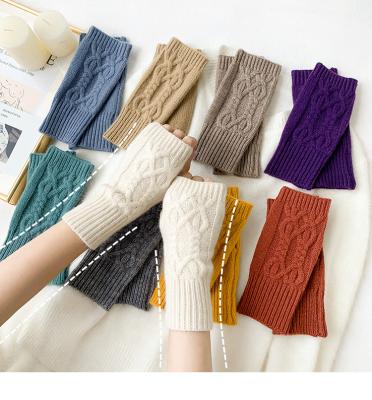 China Fashional Fashional Women Winter Warm Knit Fingerless Gloves Hand Crochet Thumb Notch Arm Warmers Mittens Gift for sale