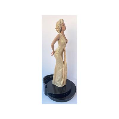 China Hot Sale Resin Marilyn Monroe Sculpture Statue Europe Art Fiberglass Movie Star Figure for sale