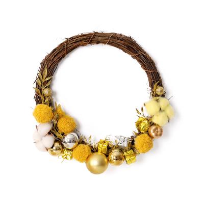 China Rattan-woven 2020 New Style Christmas Door Hanging Decorations Rattan-woven Yellow Christmas Wreath for sale