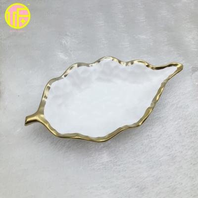 China Durable Factory Scratch Resistant OUFU Gold Rim Dish Gold Luxury Porcelain Ceramic Plate Dishes Set for sale