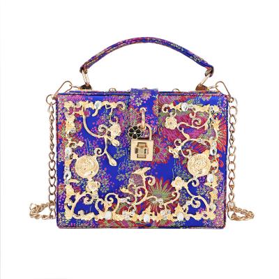 China High Quality Vintage Bling Acrylic Rhinestone Embroidered Floral Bags Acrylic Diamond Purses Crystal Women Clutch Box Handbag Bags for sale