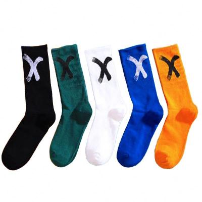 China 2022 New INS Mens Breathable Medium Tube Sports High Top Basketball Socks for sale