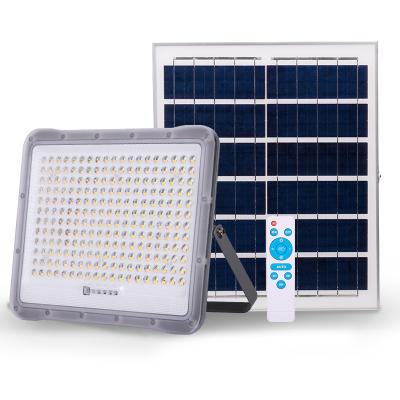 China IP65 Waterproof Garden Sports Slim Led Solar Flood Light Warm White Cool White 200w 300w Led Solar Powered Flood Lights 3000k 6000k for sale