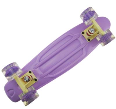 China Hot Selling Transparent Luminous PU Wheel Four Color Wheel Cruiser Plastic Skateboard for sale