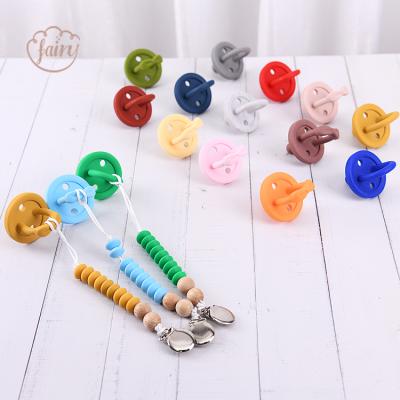 China BPA Free Safe Baby Pacifier Clips Multicolor Dummy Chain Silicone Teether Toys Baby Pacifier Set for sale