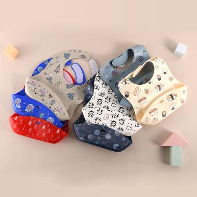 China Food Grade Silicone Washable Custom Printed Baby Eating Bibs for sale