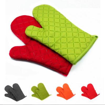 China Soft Silicone Cotton Heat Resistant Grill Kitchen Dotted Non-Slip BBQ Oven Mitts Gloves for sale