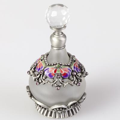 China 25ml the round antique Victoria Gourd Diamond Perfume Bottle misty white with Tin Ancient Metal Stick Cap for sale