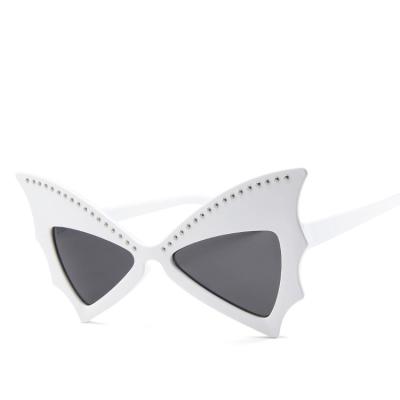 China Fashion Sunglasses Hip Hop Oversized Sunglasses Rivet Big Sight Sunglass Personality Dance Party Glasses for sale